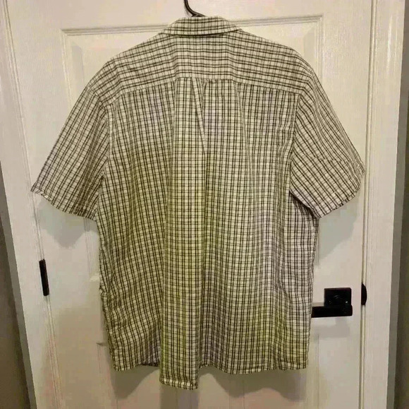 Eddie Bauer Short Sleeve Button Down Men's Shirt - Picture 2 of 4